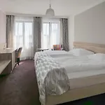 Zlata Hvezda 4*