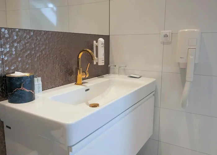 Zlata Hvezda Hotell 4*